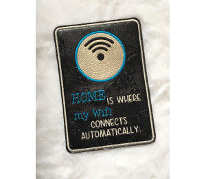 Stickdatei ITH - MugRug Geek "Home is where the Wifi connects automatically"